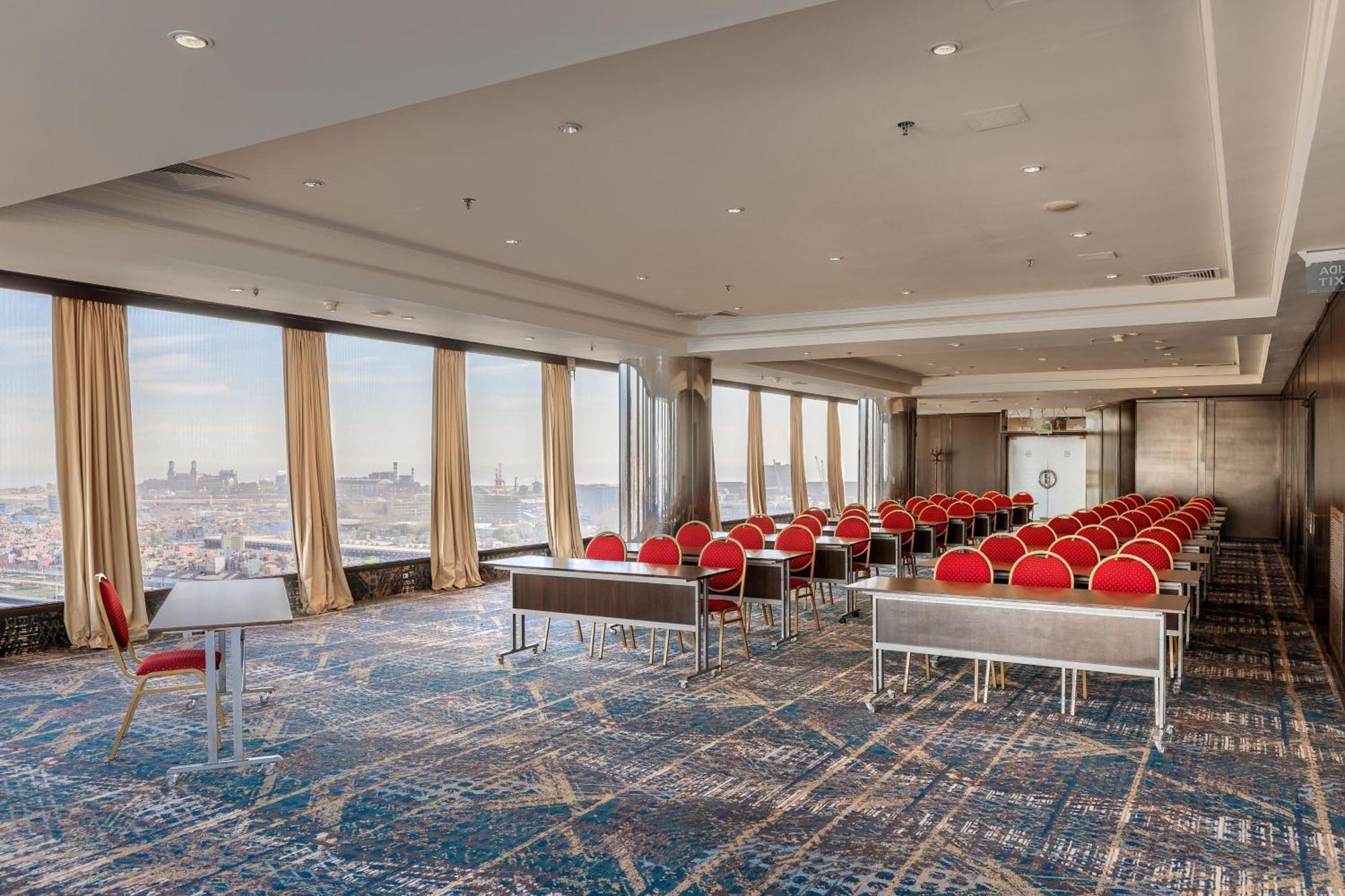 Sheraton & Convention Center Hotel