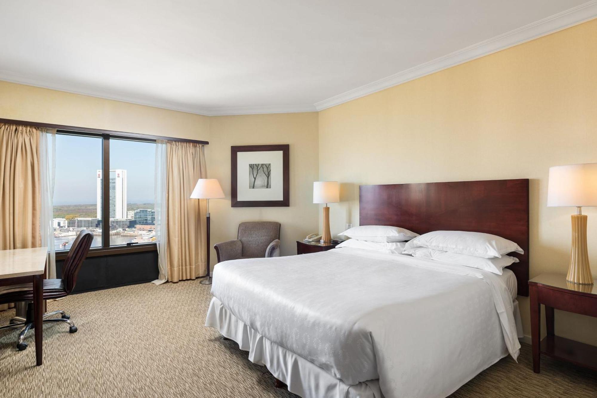 Sheraton & Convention Center Hotel 5*